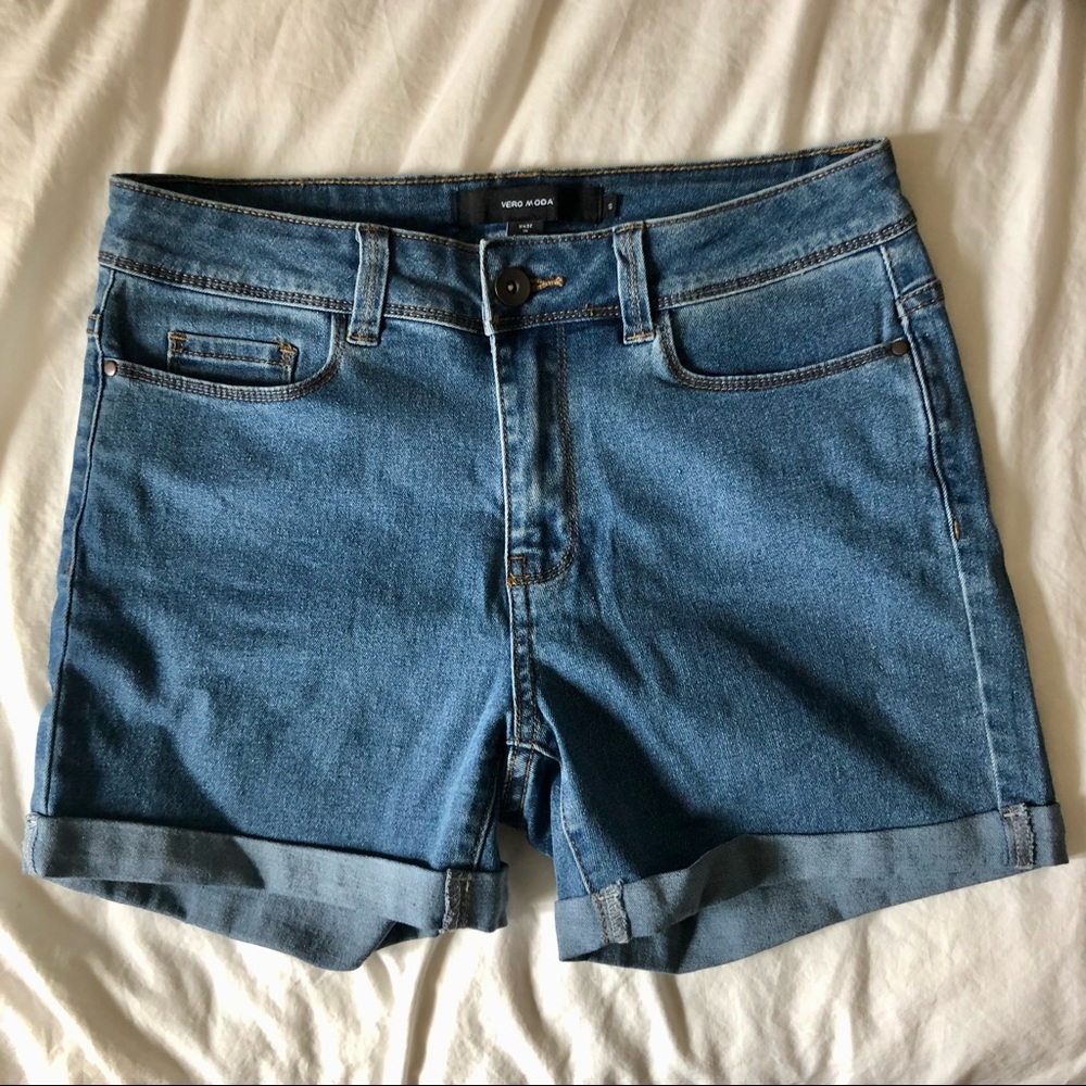 Simons Vero Moda Jean Shorts